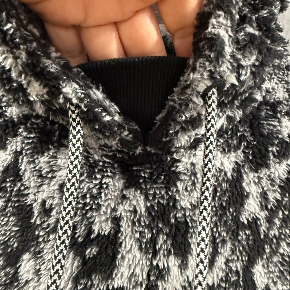 Athleta Tugga Sherpa Jacquard Pullover Hoodie Black and White Size Small - Picture 13 of 17